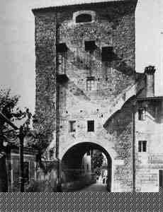 ingrandisci